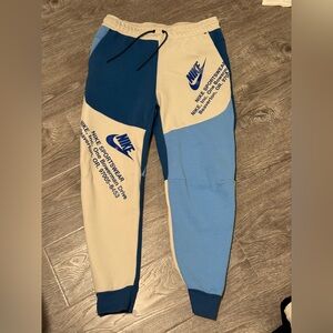 Nike Sportswear Tech Fleece Graphic Joggers Cream and Navy Size Large